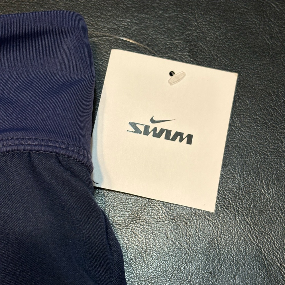 Nike Women’s Dark Navy Swim Shorts size Medium NWT - Picture 3 of 13